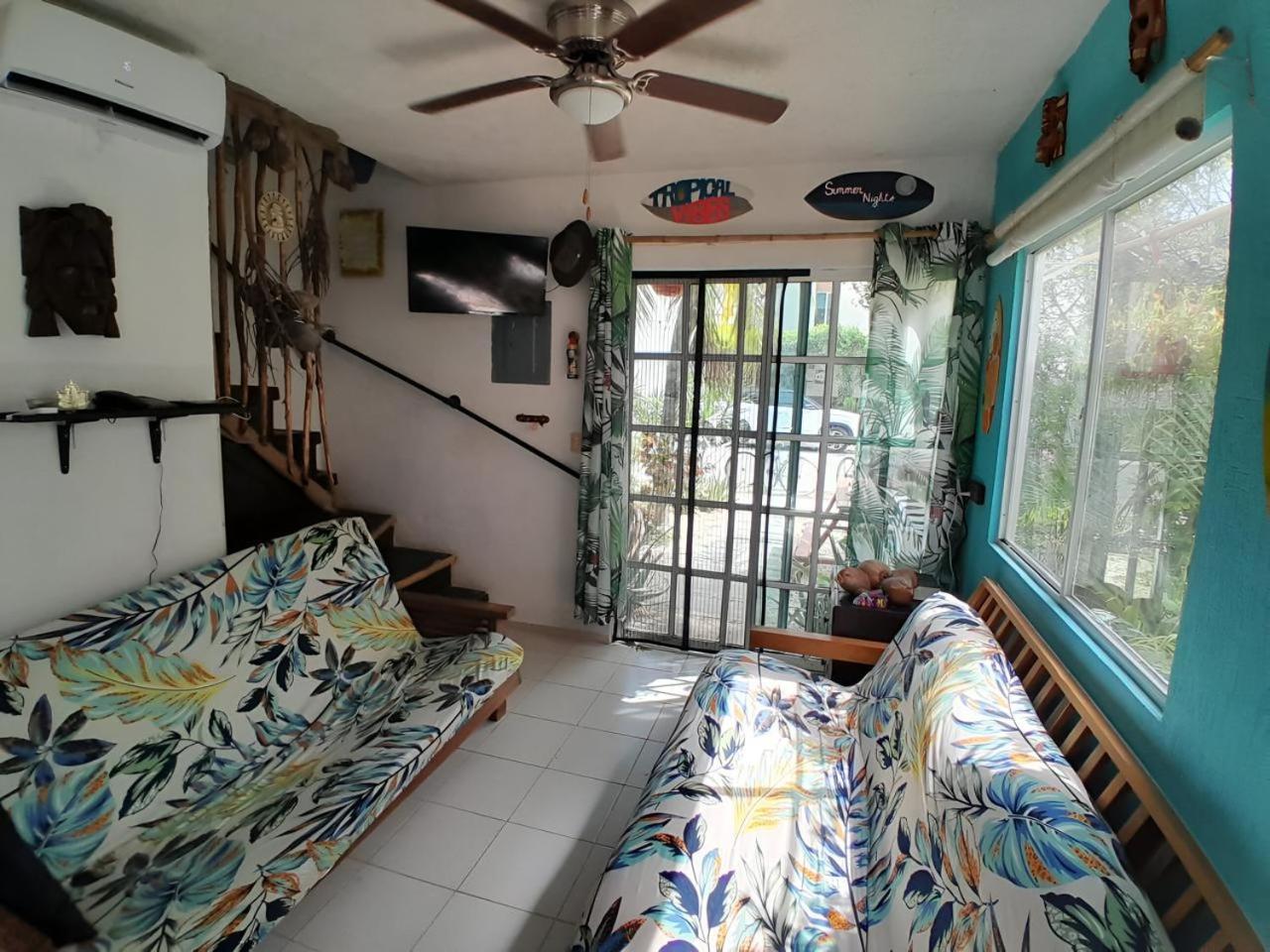 Сasa de vacaciones House With Jacuzzi